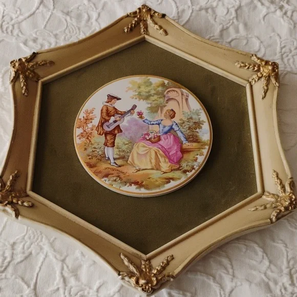 VTG French Provincial style Porcelain Plate frames Set Of 2